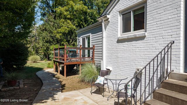 5805 Brittany Woods Cir, Louisville, KY 40222