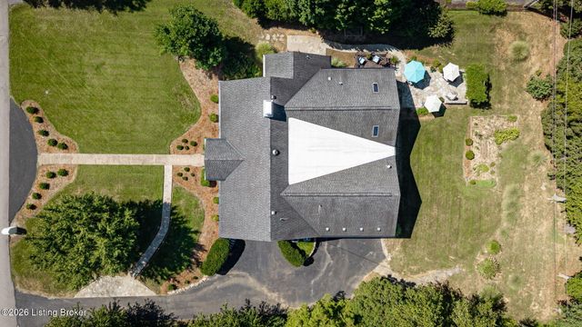 5805 Brittany Woods Cir, Louisville, KY 40222