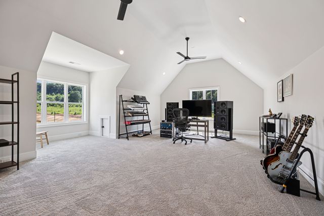 2274 Brakeman Ln, Thompsons Station, TN 37179