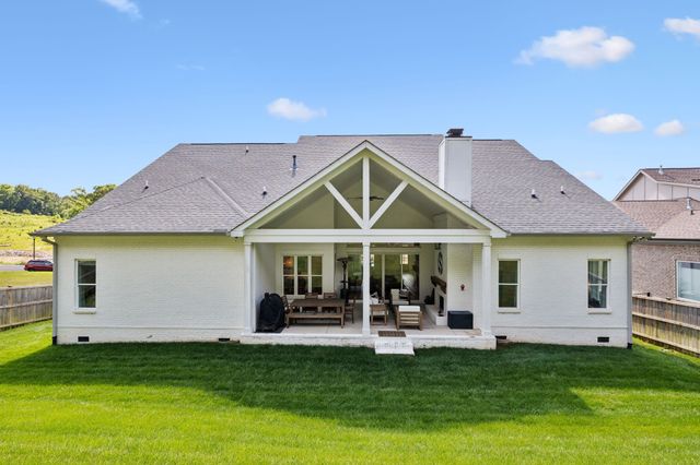 2274 Brakeman Ln, Thompsons Station, TN 37179