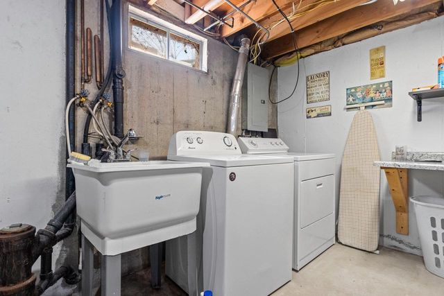 1935 BUNKER HILL COURT, De Pere, WI 54115