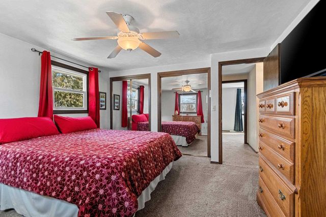 1935 BUNKER HILL COURT, De Pere, WI 54115