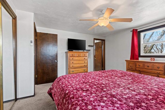 1935 BUNKER HILL COURT, De Pere, WI 54115