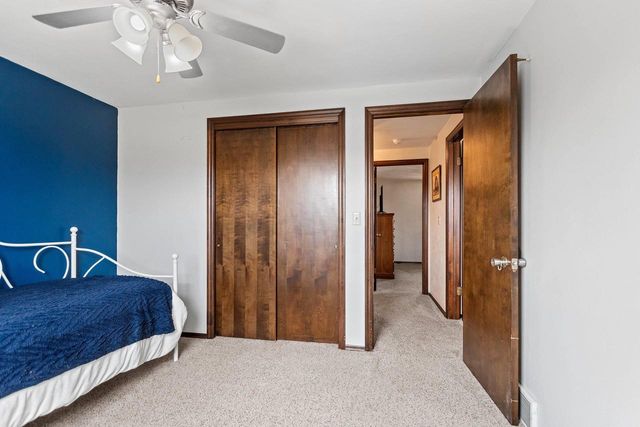 1935 BUNKER HILL COURT, De Pere, WI 54115