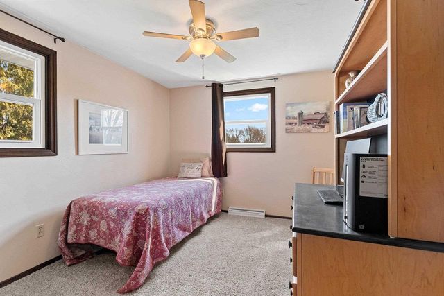 1935 BUNKER HILL COURT, De Pere, WI 54115