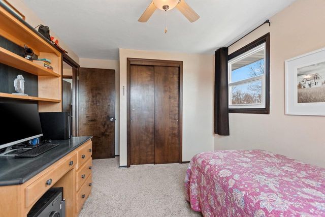 1935 BUNKER HILL COURT, De Pere, WI 54115