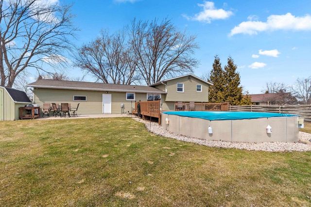 1935 BUNKER HILL COURT, De Pere, WI 54115