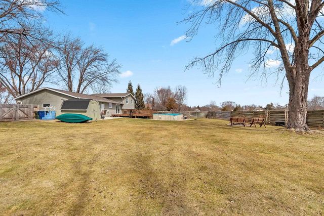 1935 BUNKER HILL COURT, De Pere, WI 54115