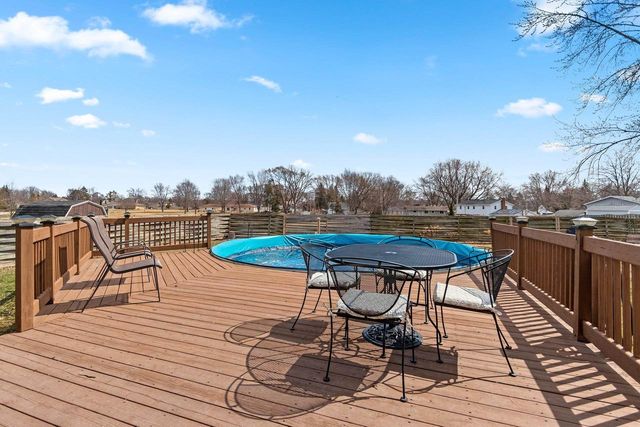 1935 BUNKER HILL COURT, De Pere, WI 54115