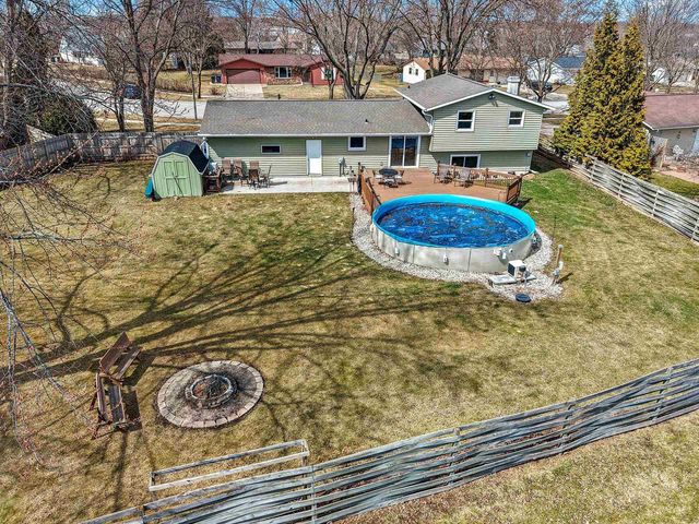 1935 BUNKER HILL COURT, De Pere, WI 54115