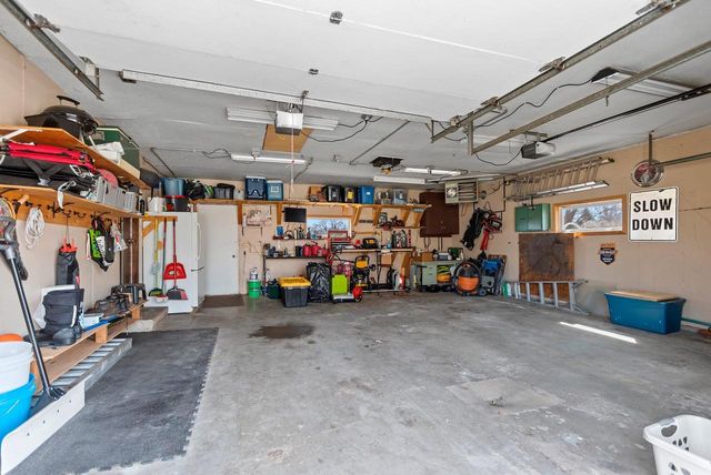 1935 BUNKER HILL COURT, De Pere, WI 54115