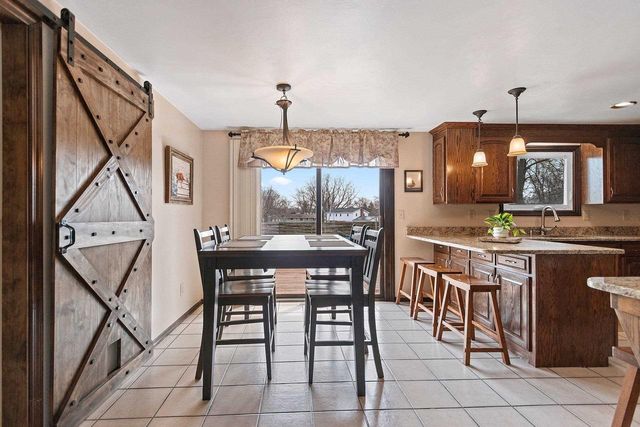 1935 BUNKER HILL COURT, De Pere, WI 54115