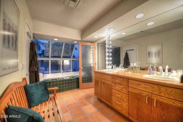 1523 W VISTA Avenue, Phoenix, AZ 85021
