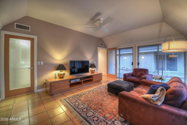 1523 W VISTA Avenue, Phoenix, AZ 85021