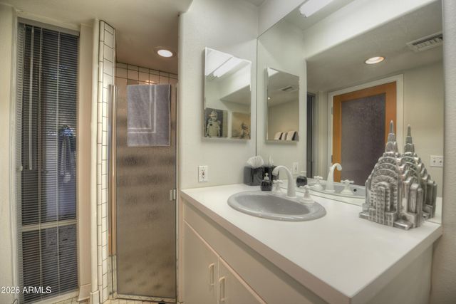 1523 W VISTA Avenue, Phoenix, AZ 85021
