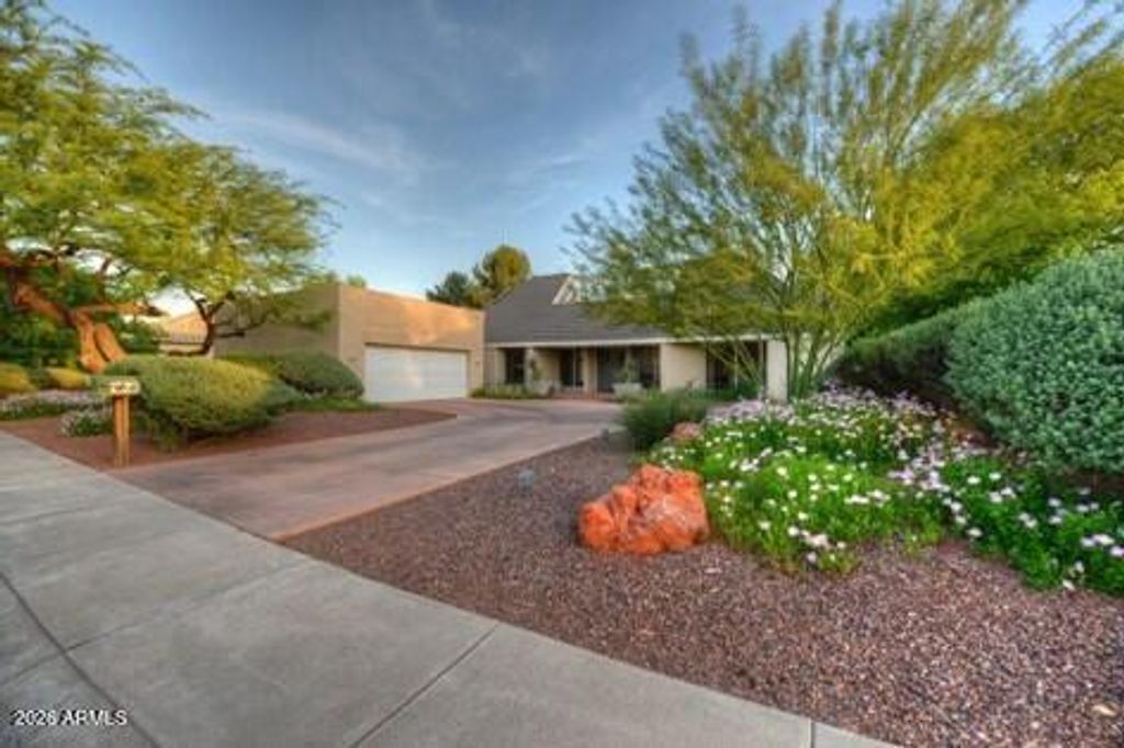 1523 W VISTA Avenue, Phoenix, AZ 85021