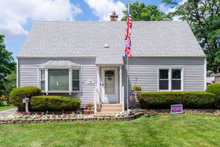 126 S Lewis Avenue, Lombard, IL 60148