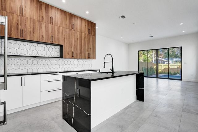 604 SW 7th Avenue, Fort Lauderdale, FL 33315