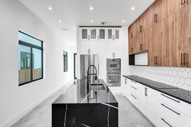 604 SW 7th Avenue, Fort Lauderdale, FL 33315