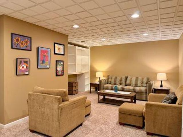 15290 Canary Drive, Grand Haven City, MI 49417