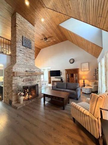 15290 Canary Drive, Grand Haven City, MI 49417