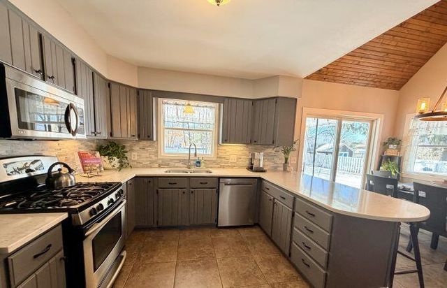 15290 Canary Drive, Grand Haven City, MI 49417