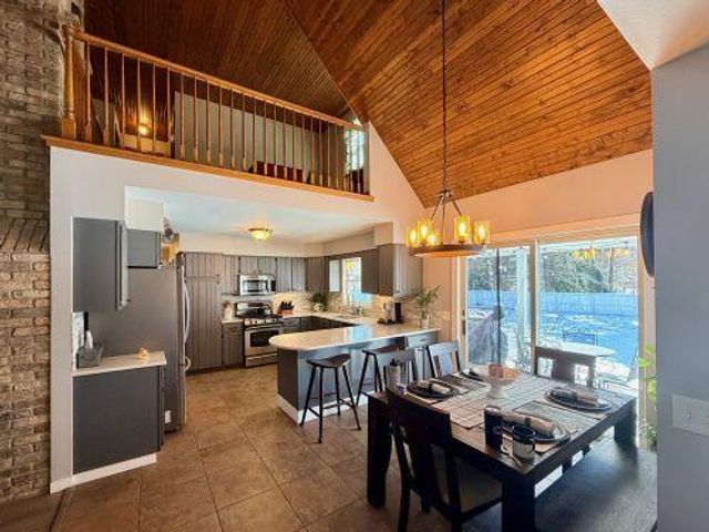 15290 Canary Drive, Grand Haven City, MI 49417