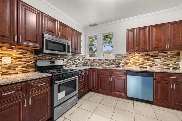 2001 S 19th Avenue, Broadview, IL 60155