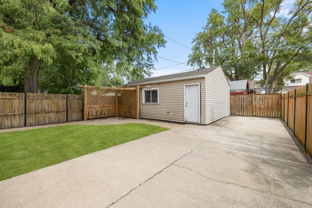 2001 S 19th Avenue, Broadview, IL 60155