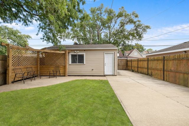 2001 S 19th Avenue, Broadview, IL 60155
