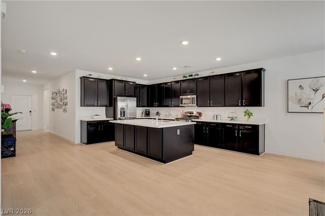 2772 Song Point Avenue, Las Vegas, NV 89121