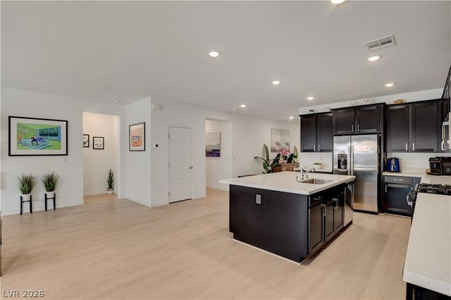 2772 Song Point Avenue, Las Vegas, NV 89121