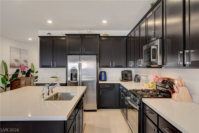 2772 Song Point Avenue, Las Vegas, NV 89121