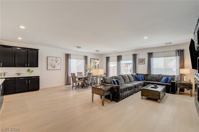 2772 Song Point Avenue, Las Vegas, NV 89121