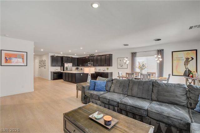 2772 Song Point Avenue, Las Vegas, NV 89121