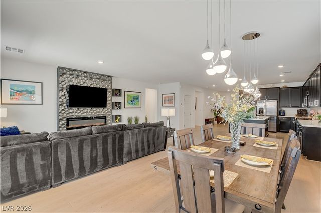 2772 Song Point Avenue, Las Vegas, NV 89121