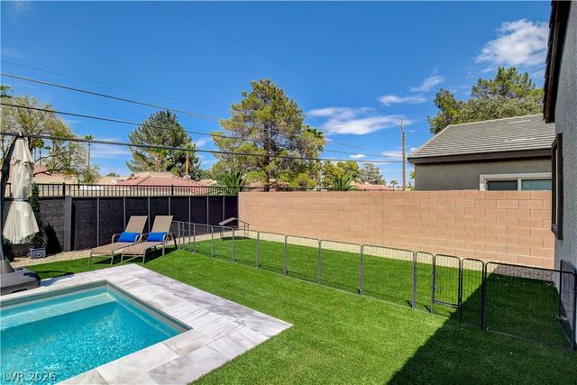 2772 Song Point Avenue, Las Vegas, NV 89121