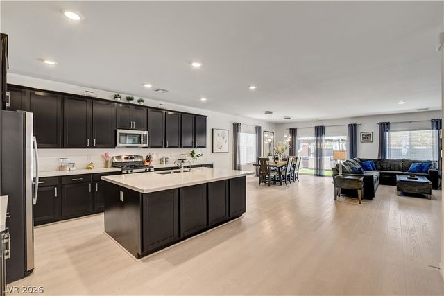 2772 Song Point Avenue, Las Vegas, NV 89121