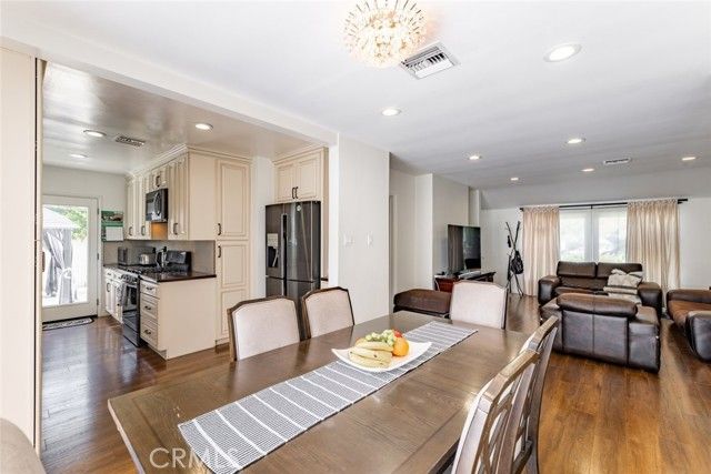 5805 Bucknell Avenue, Valley Village, CA 91607