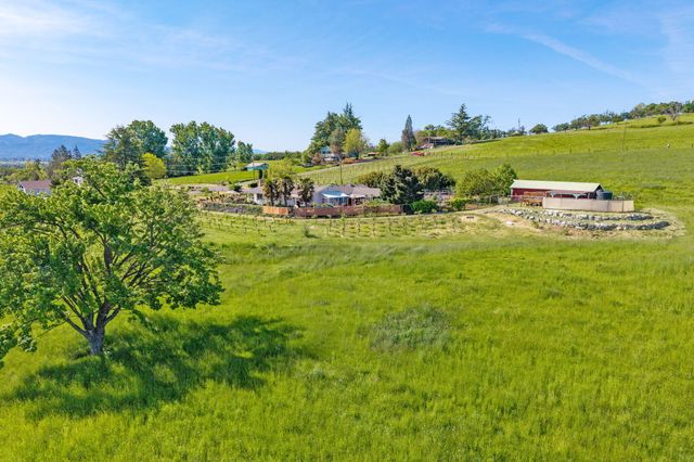 3015 Marigold Lane, Medford, OR 97504