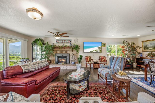 3015 Marigold Lane, Medford, OR 97504