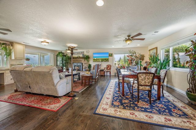 3015 Marigold Lane, Medford, OR 97504