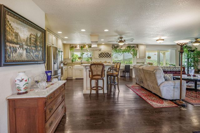 3015 Marigold Lane, Medford, OR 97504