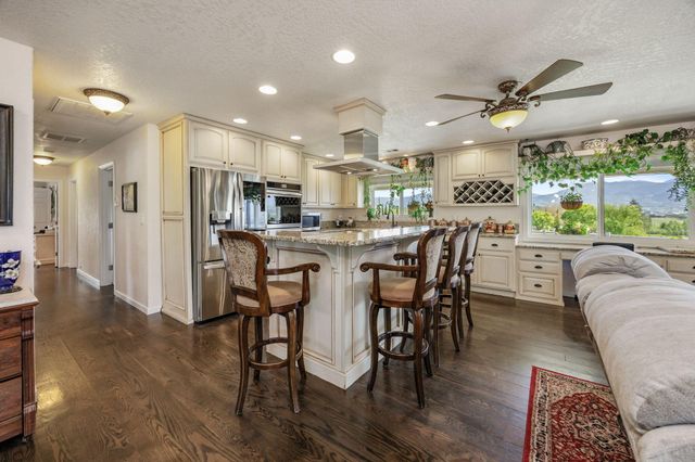 3015 Marigold Lane, Medford, OR 97504