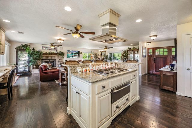 3015 Marigold Lane, Medford, OR 97504