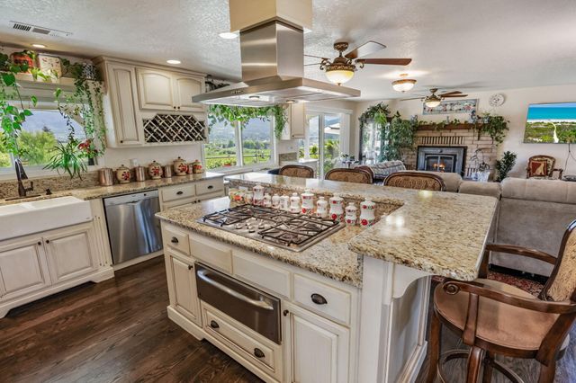 3015 Marigold Lane, Medford, OR 97504