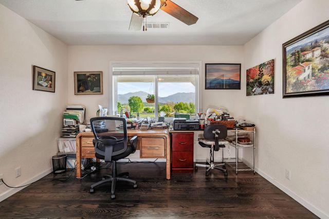 3015 Marigold Lane, Medford, OR 97504