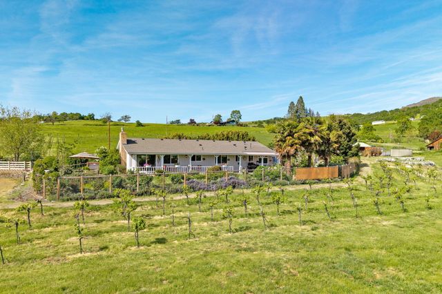 3015 Marigold Lane, Medford, OR 97504