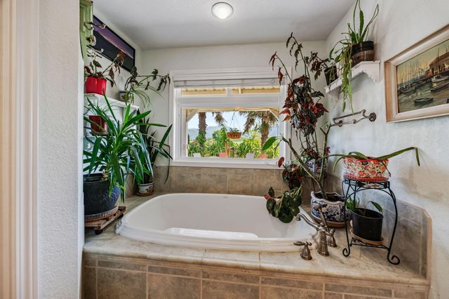 3015 Marigold Lane, Medford, OR 97504