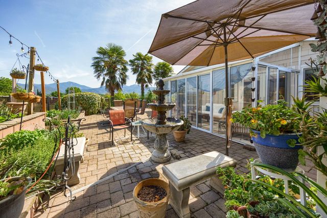 3015 Marigold Lane, Medford, OR 97504